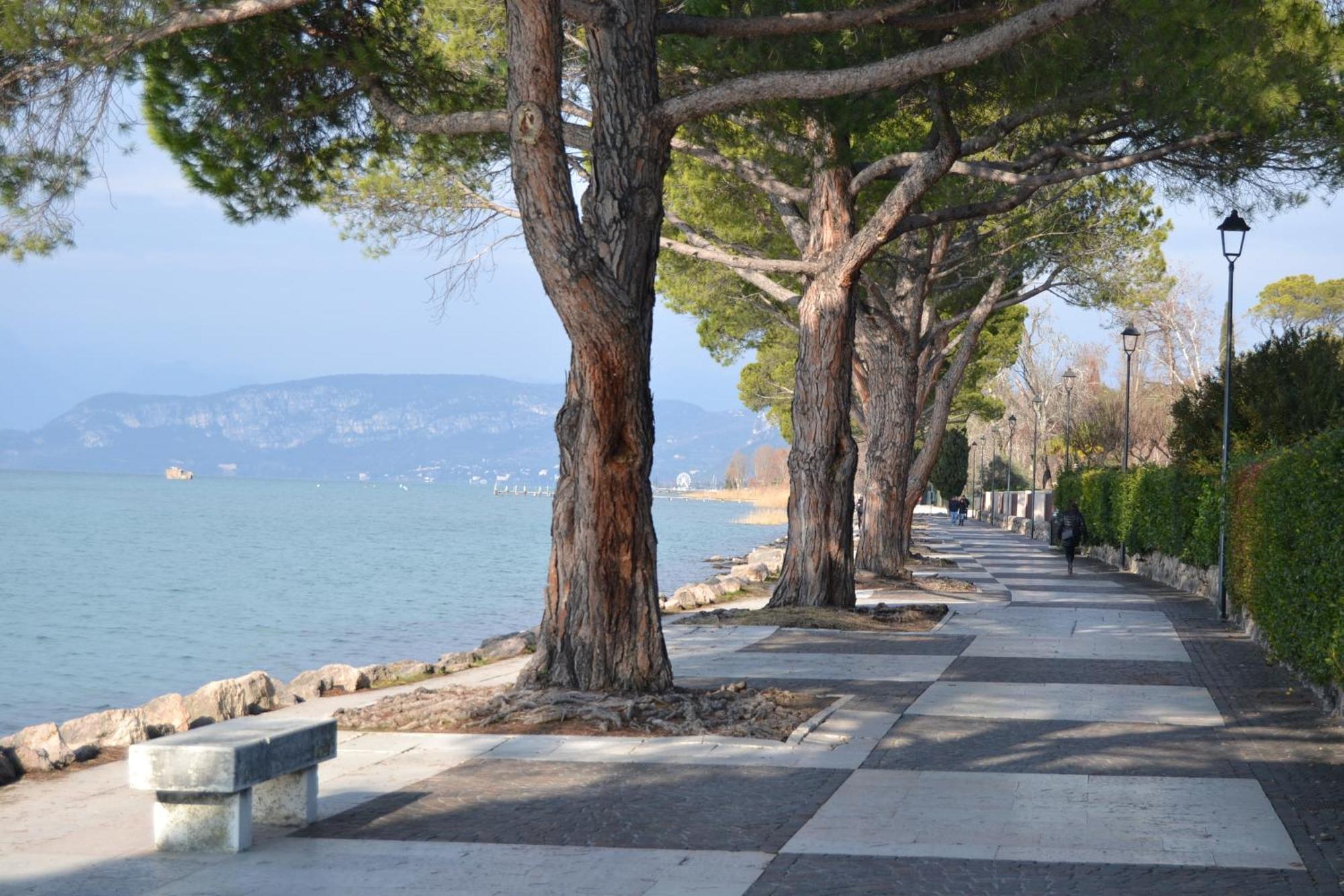 Betulla Lake View Apartment Lazise Exterior foto