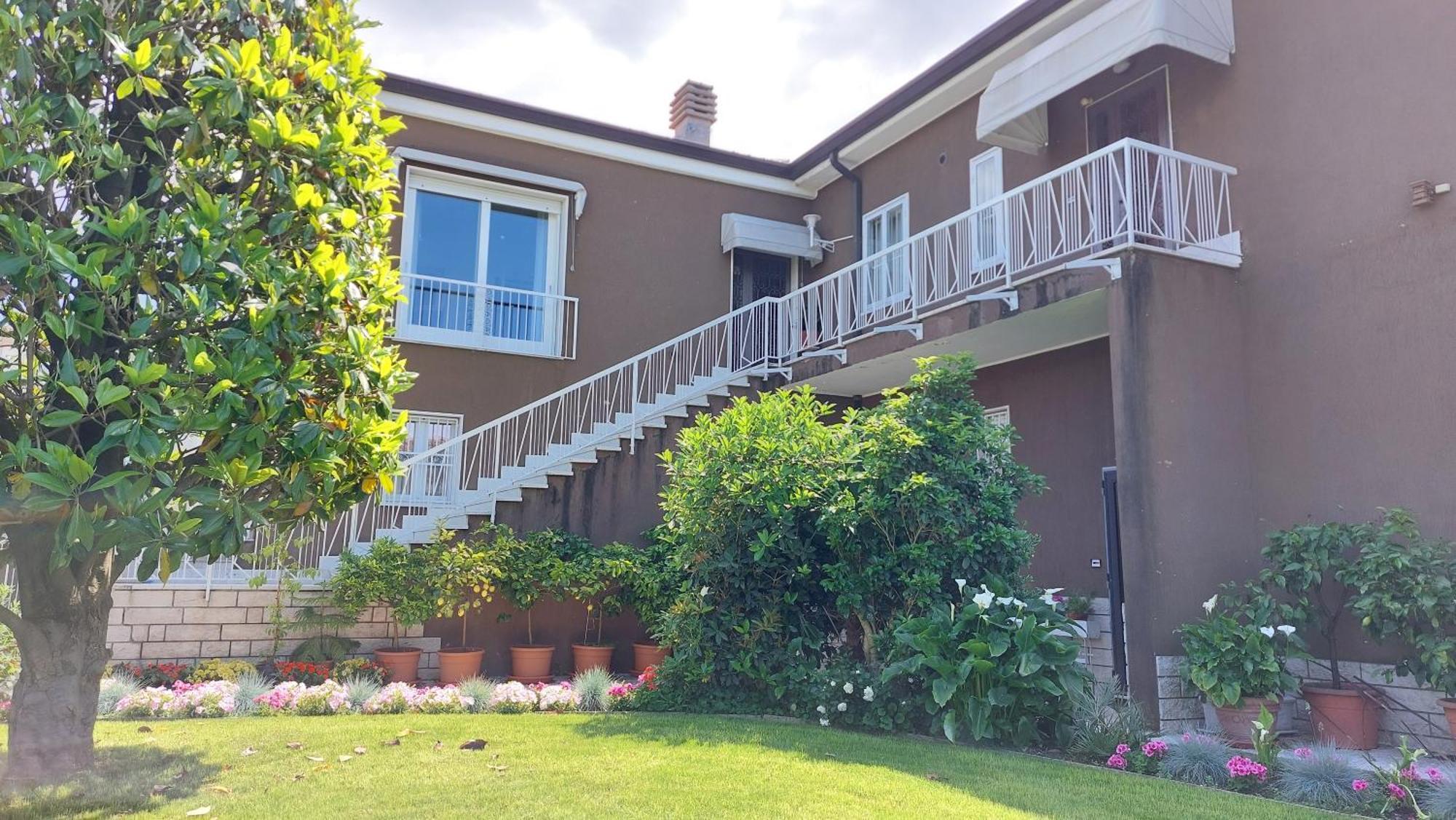 Betulla Lake View Apartment Lazise Exterior foto